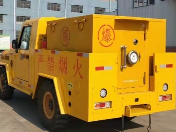龙湖凯龙爆破器材运输车：保障爆破任务的安全运行
