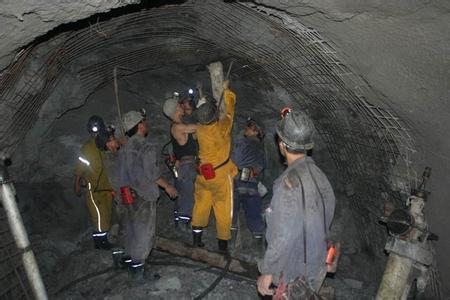 龙湖工程爆破中的危险因素分析以及应对工程爆破危险的措施