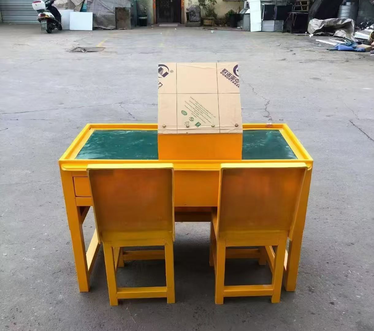 龙湖防静电导通桌井下煤矿火工品发放桌：危险品流转的安全守护者